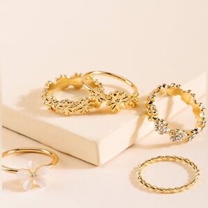 NWT Francesca’s Madison Floral Cateye Multi Ring Set